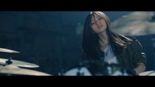 齋藤飛鳥がドラムを叩きっ放し！ 乃木坂46、バンド編成による「泥だらけ」MV公開 - 画像一覧（4/9）