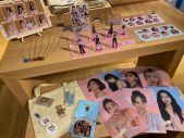 OH MY GIRLが着用した衣装展も！ タワーレコード渋谷店にPOP UP SHOPがオープン - 画像一覧（2/4）