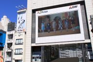 乃木坂46の結成10周年を記念して、スマホゲーム『乃木坂的フラクタル』の記念広告が乃木坂駅に登場 - 画像一覧（4/10）