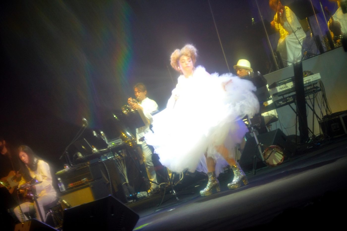 Chara、デビュー30周年記念ライブが大盛況