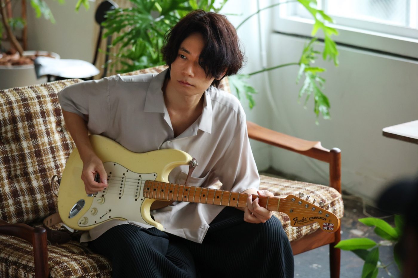 愛猫“ラテ”も登場！ [Alexandros] 川上洋平、TVCMでプライベートを公開!? - 画像一覧（6/7）