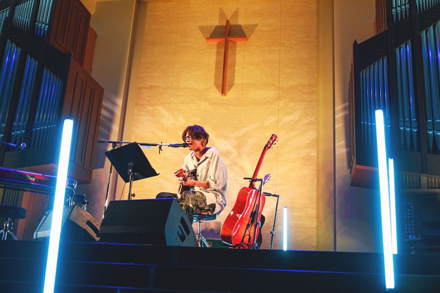 [Alexandros]・川上洋平、青学チャペルでライブ開催！「やっと自分の学校でライブをすることができた」