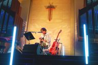 [Alexandros]・川上洋平、青学チャペルでライブ開催！「やっと自分の学校でライブをすることができた」 - 画像一覧（4/6）