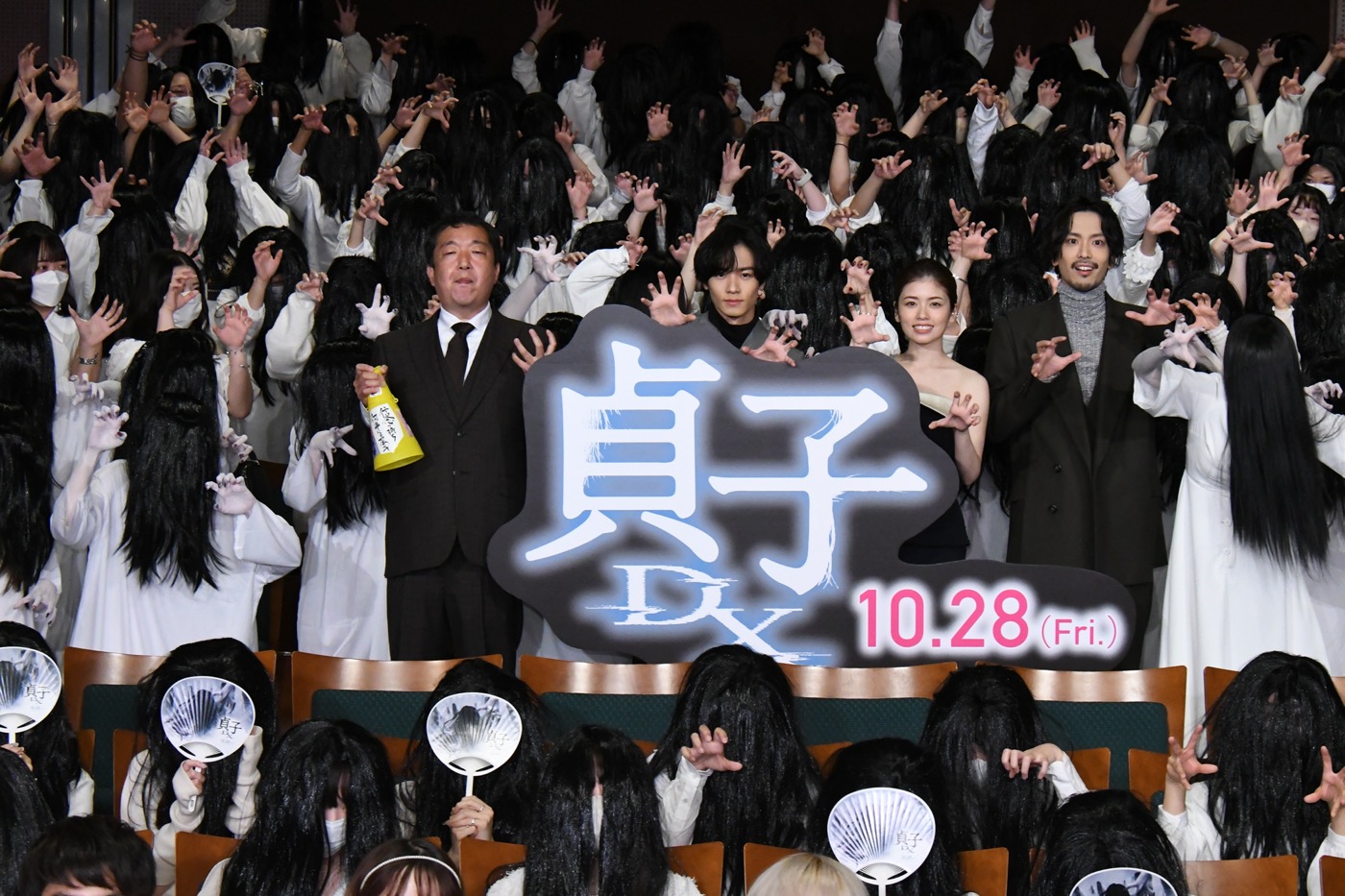 小芝風花、THE RAMPAGE・川村壱馬らが貞子軍団に襲われパニックに！「どうしたらいいんですか!?」