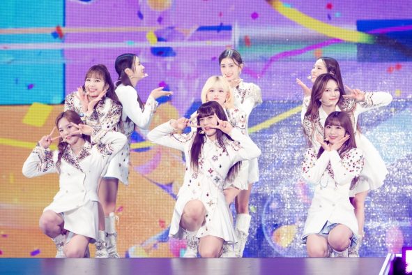 NiziU、初ツアーの東京公演最終日に東京＆大阪での2大ドーム公演決定をサプライズ発表