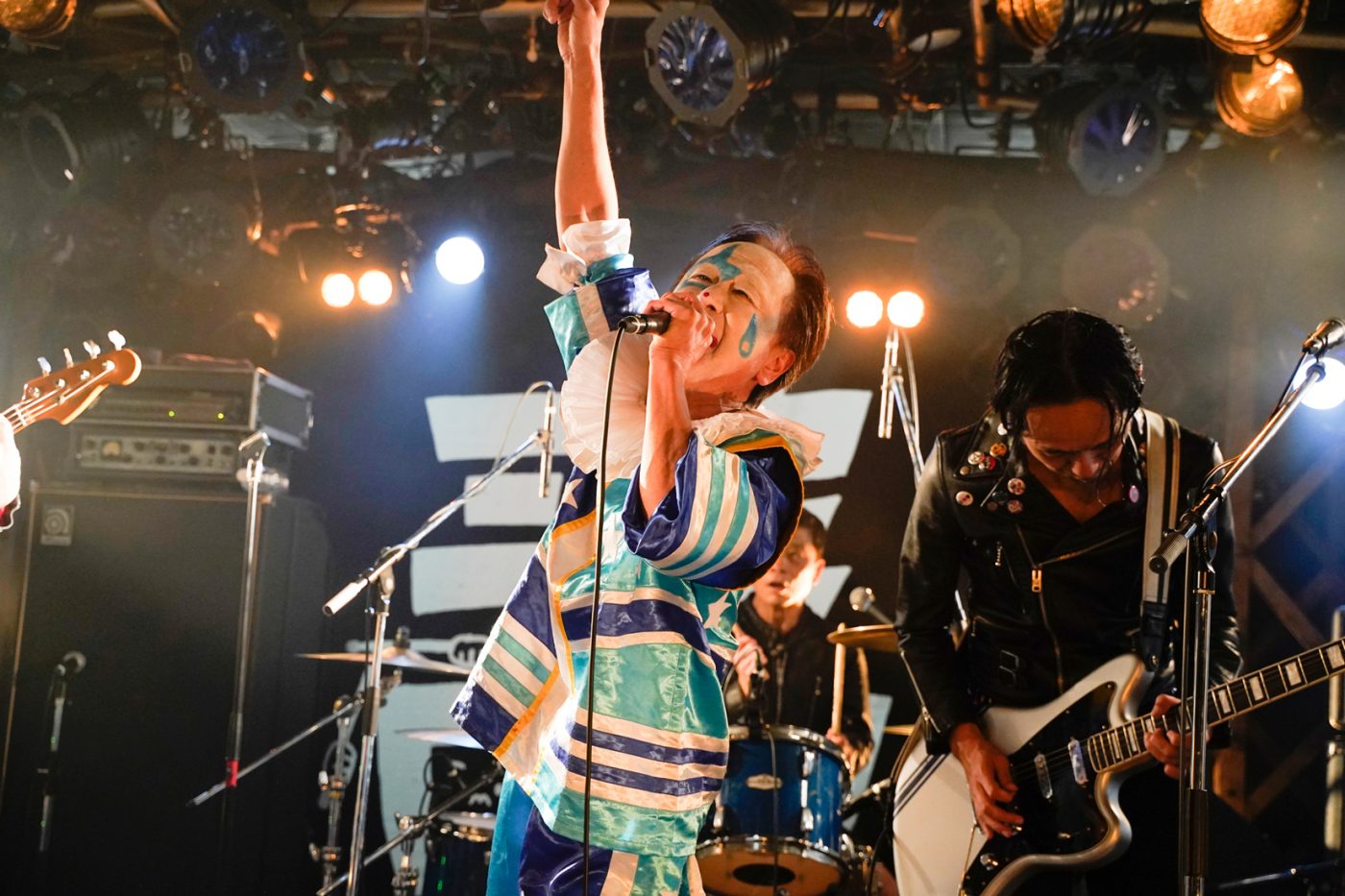 グループ魂のライブイベント。怒髪天とともに、OVER50の男たちが泣いて笑って盛り上がる、熱狂の夜 - 画像一覧（15/24）