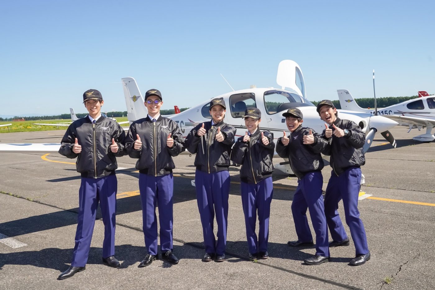 福原遥「空の青さにびっくり！」連続テレビ小説『舞いあがれ！』北海道・帯広で航空学校編のロケ快調 - 画像一覧（1/2）