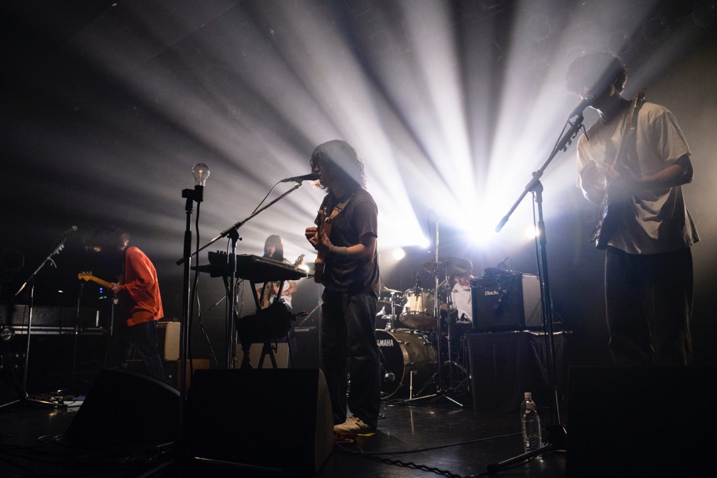 No Buses、「Sunbeetle」のVisualizerを公開