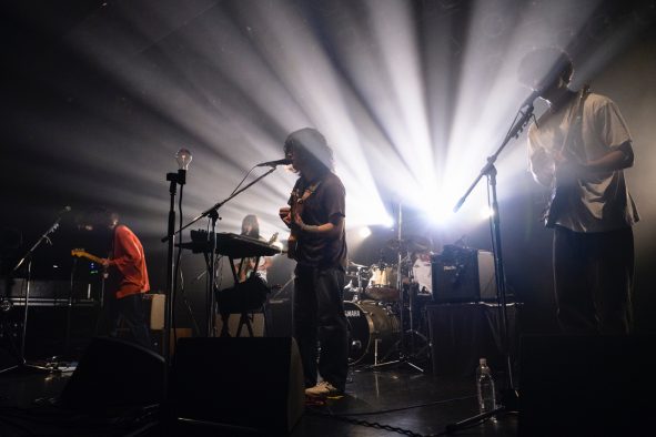 No Buses、「Sunbeetle」のVisualizerを公開