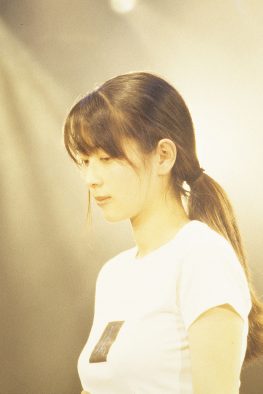 ZARD、30周年記念ライブより映画『プリンセス・ダイアナ』主題歌「Forever you」ライブ映像公開