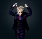 HYDE、新曲「6or9」MVを公開！ ライヴシーンやダイブ、サークルモッシュなどの臨場感溢れる映像にも注目