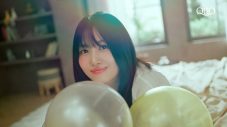 TWICE・MOMO、美脚で“バルーンダンス”する「メディキュット」CM公開！ 姉妹で初出演 - 画像一覧（2/5）