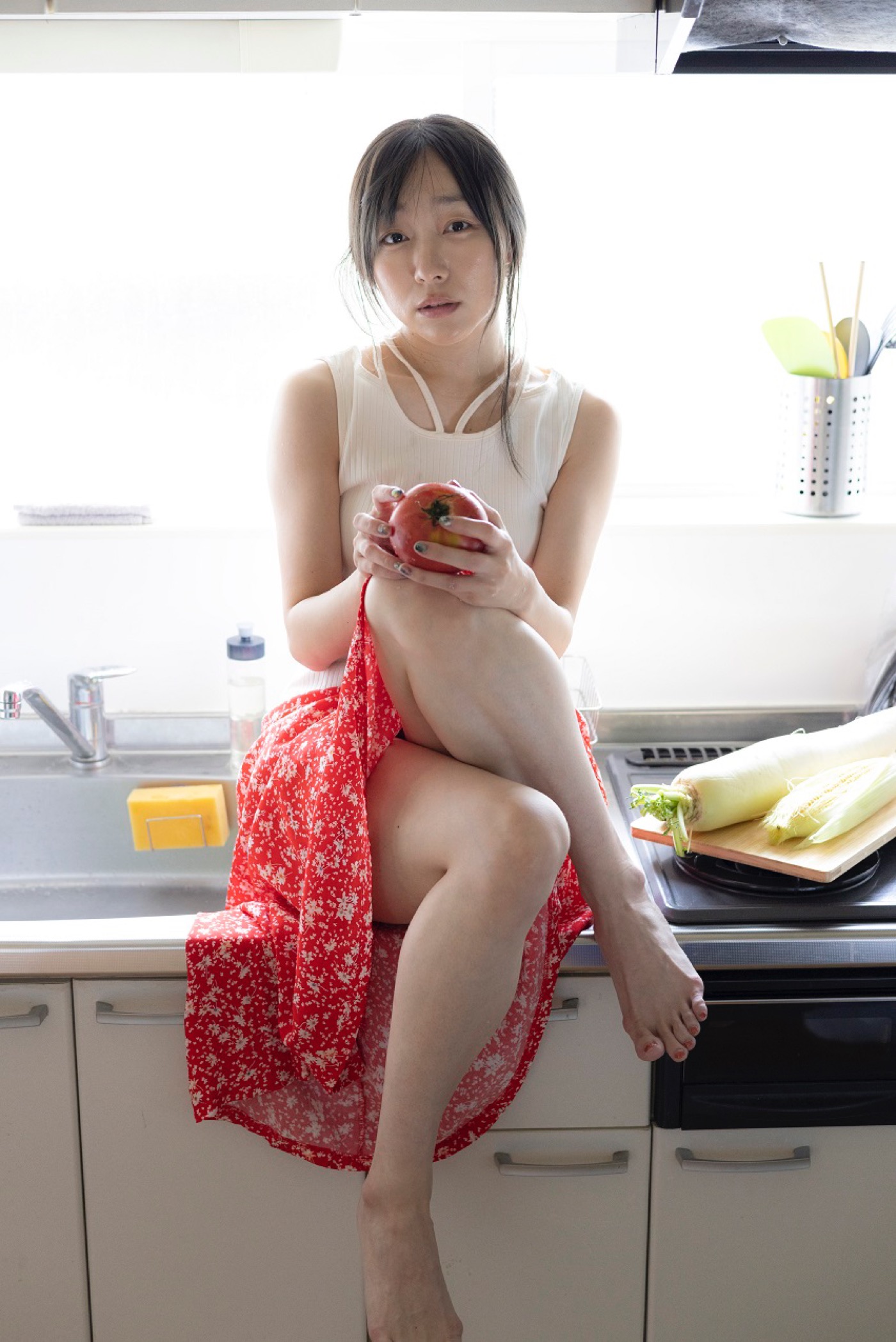 須田亜香里、SKE48卒業後初のフォトエッセイ発売決定！ 薄化粧の先行カット＆コメント公開 - 画像一覧（1/1）