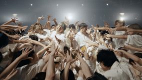 ゆず、こけら落とし公演を行うKアリーナ横浜で撮影した新曲「ビューティフル」MVを公開