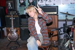 BTS・Vが仕掛けた“20秒のサプライズライブ”にファン歓喜！「こんなことをしてみたかった」