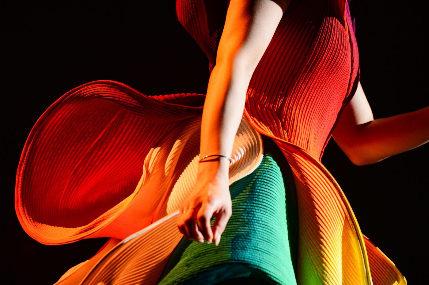 【ライブレポート】宇多田ヒカル、6年ぶりのツアーファイナル。デビューから25年、ライブに対する思いが溢れたステージングを振り返る - 画像一覧（6/31）