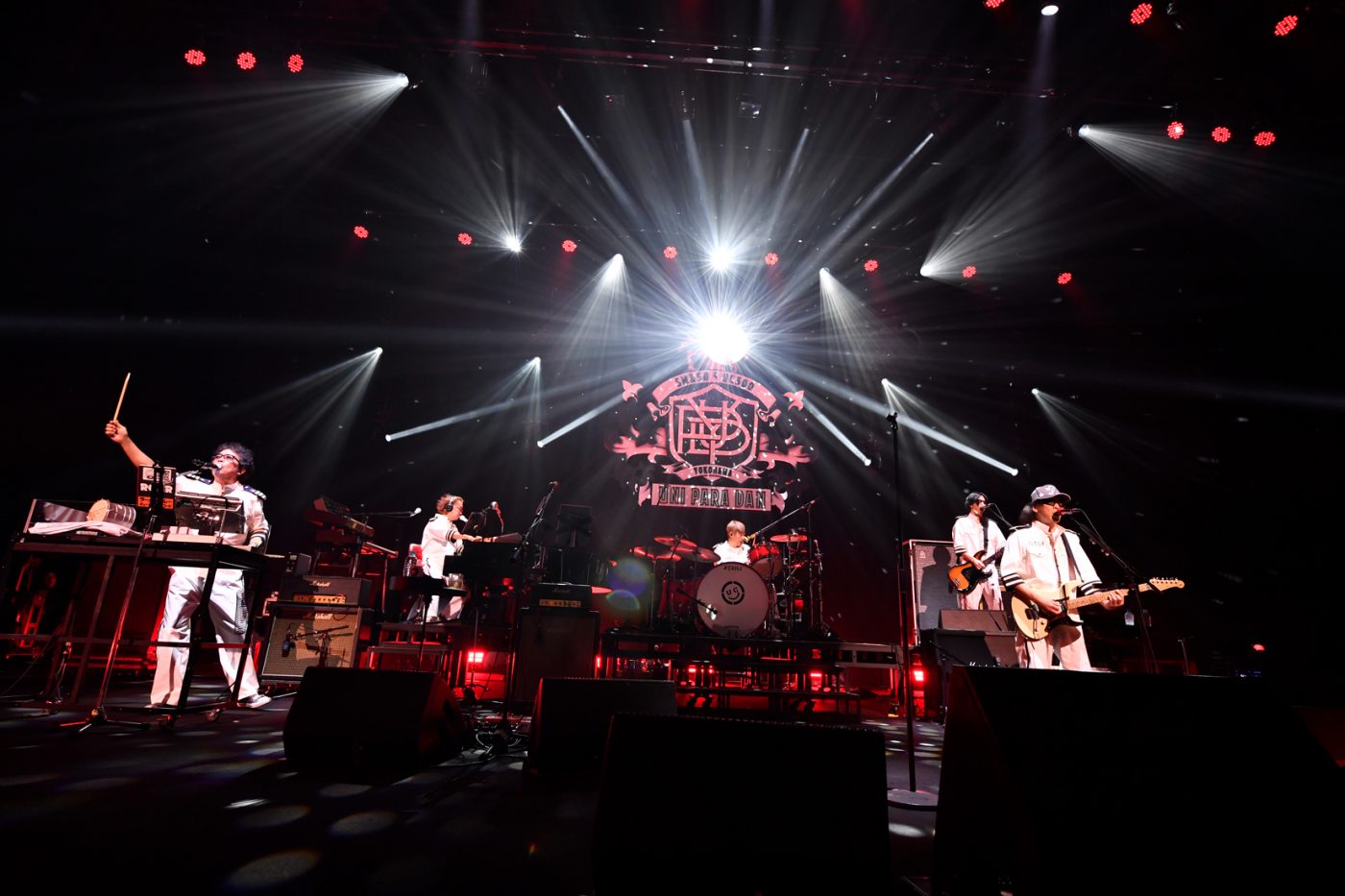 【SMA50th】UNICORNが氣志團、スカパラをゲストに“音楽で遊んだ”2DAYS。『SMA50周年ライブ』の模様をレポート - 画像一覧（15/37）