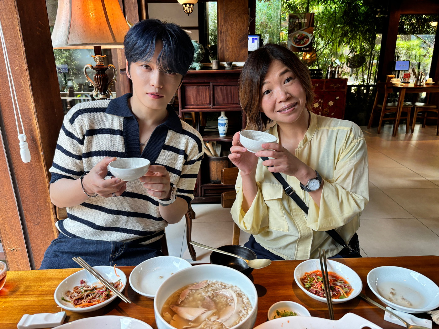ジェジュン＆大久保佳代子が韓国・ソウルでのんだくれ旅！結婚観も明かされる『世界頂グルメ』 - 画像一覧（1/4）