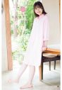 日向坂46丹生明里『週刊少年チャンピオン』表紙＆巻頭グラビアに登場！大好きな柴犬とのお散歩で笑顔 - 画像一覧（3/4）