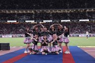 【レポート】＝LOVE、国立競技場でSPパフォーマンス！「FC東京 vs 名古屋グランパス」戦ハーフタイムに登場 - 画像一覧（1/3）