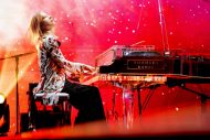 【ライブレポート】YOSHIKI“世界一豪華なディナーショー”全10公演を完走！「正直不安でした」 - 画像一覧（16/26）