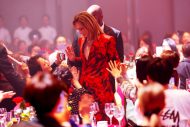 【ライブレポート】YOSHIKI“世界一豪華なディナーショー”全10公演を完走！「正直不安でした」 - 画像一覧（21/26）