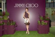 【レポート】NiziU MAKO＆AYAKA＆RIMAがJIMMY CHOO Street Cafe Ginzaを訪問 - 画像一覧（2/6）
