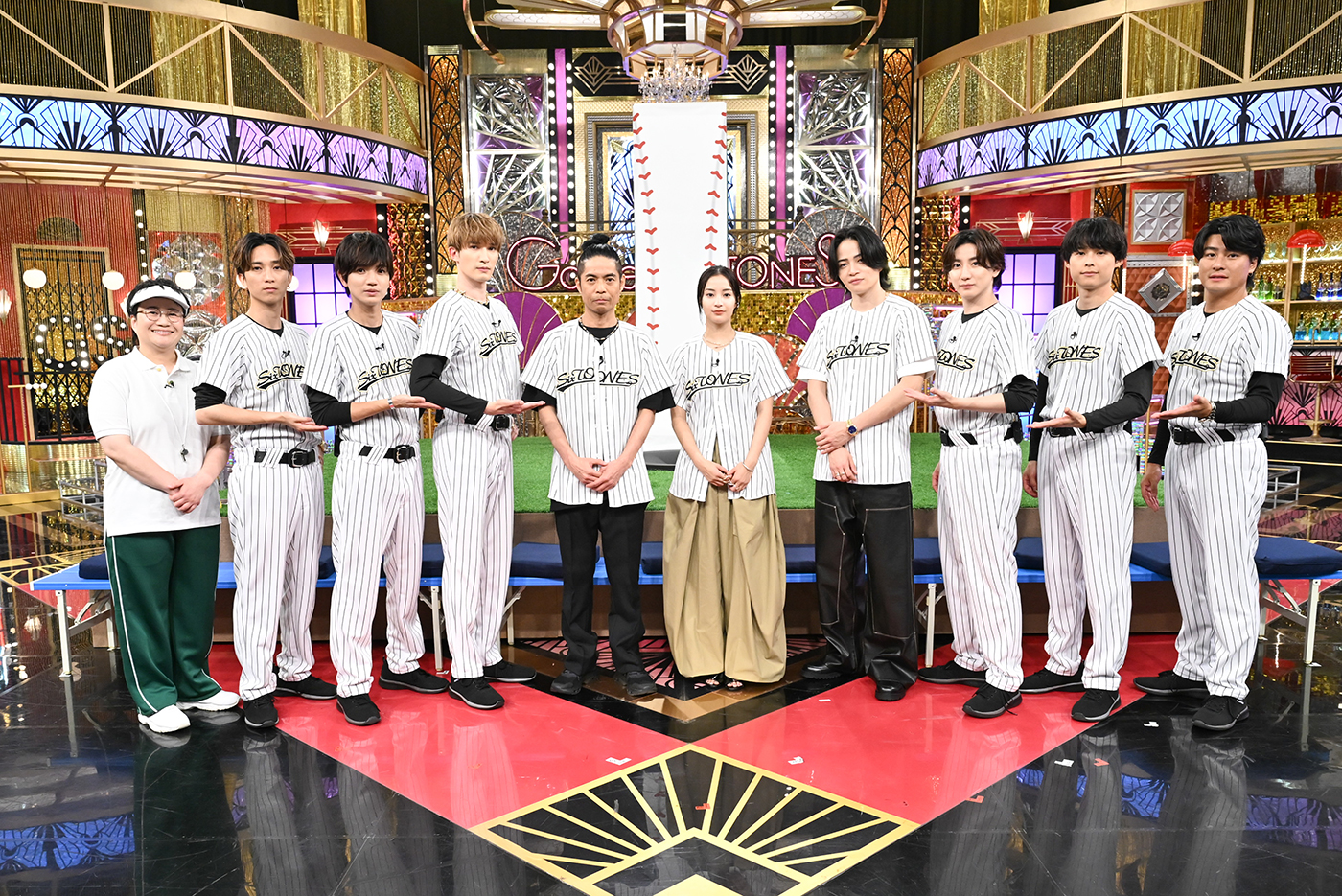 『Golden SixTONES』で久保田利伸、広瀬すず、菊池風磨の超豪華異色トリオ誕生！SixTONESと新感覚ゲームで対決 - 画像一覧（1/5）