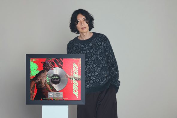 米津玄師「KICK BACK」が全米レコード協会（RIAA）プラチナ認定！日本語詞では史上初の快挙