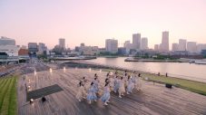 日向坂46、横浜港 大さん橋で15thシングル「お願いバッハ！」のスペシャルパフォーマンスを披露 - 画像一覧（2/4）