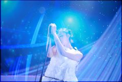 【ライブレポート】adieu（上白石萌歌）単独公演『adieu LIVE 2025 à la plume』開催！初のギター演奏も