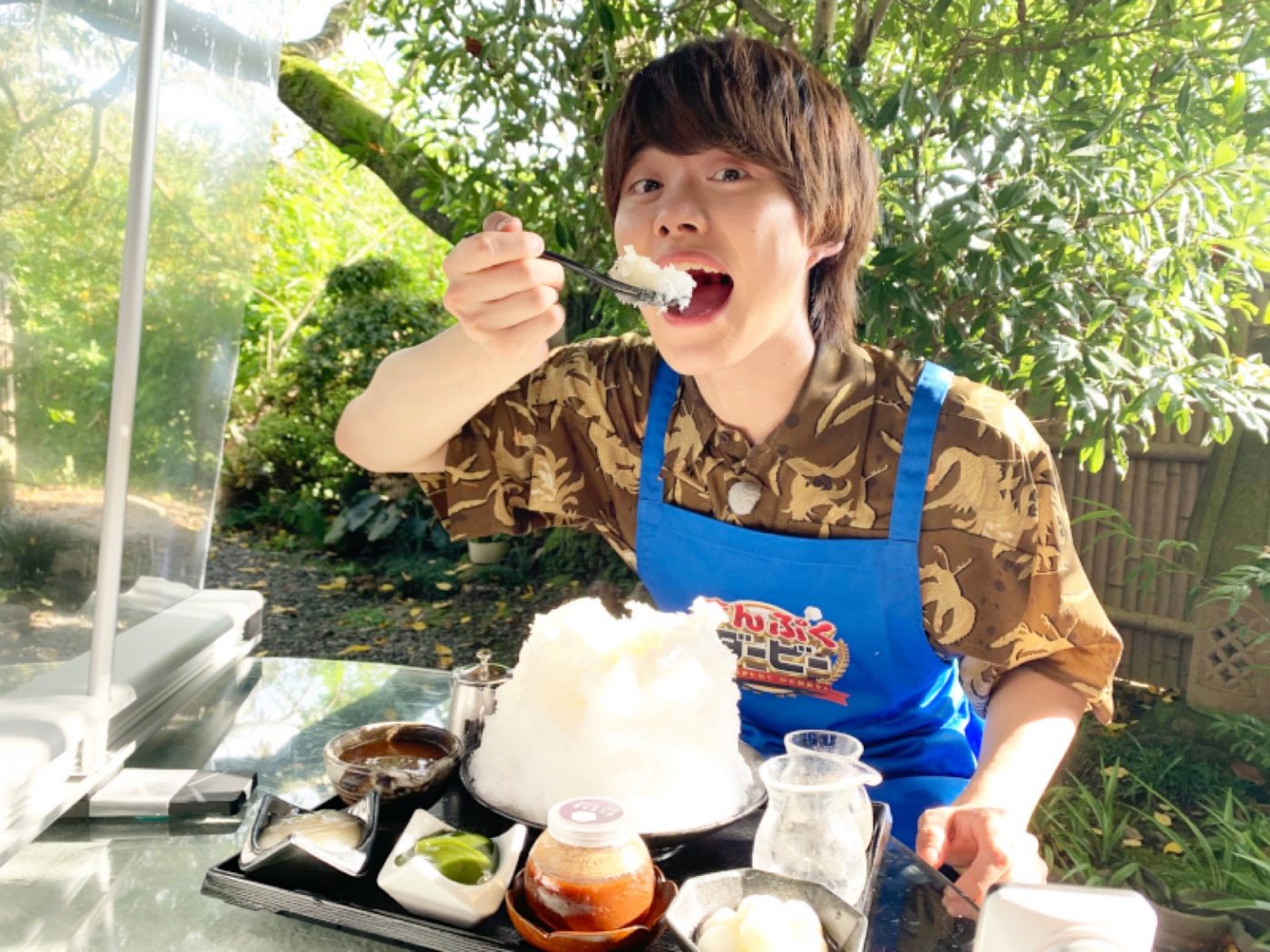 なにわ男子・大橋和也が高さ30センチのかき氷を爆食！ TBS系『まんぷくダービー』本日OA