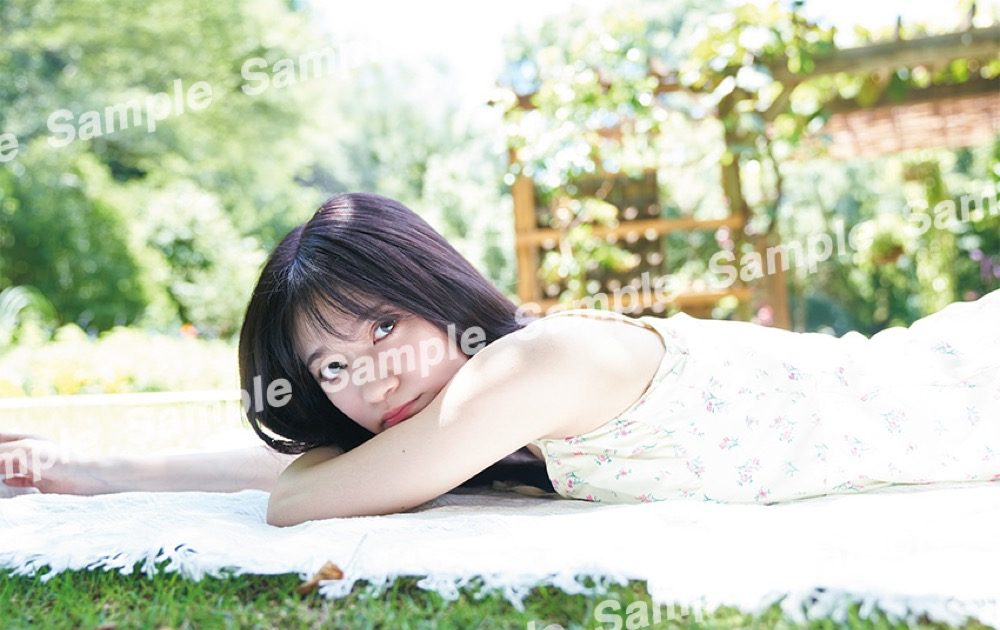 乃木坂46・寺田蘭世がセレクト！ 1st写真集の封入特典ポストカード絵柄