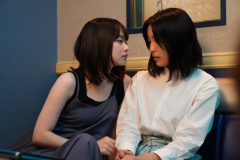 山田杏奈、あいみょん「ふたりの世界」を歌唱！ 映画『ひらいて』カラオケシーン映像が公開