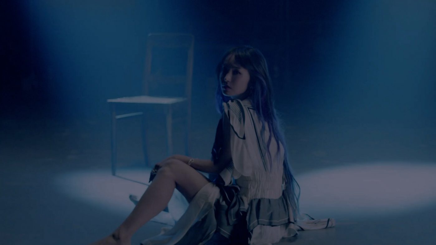 LiSA、“自分自身の背中を押すような気持ち”を表現した新曲「往け」MV公開