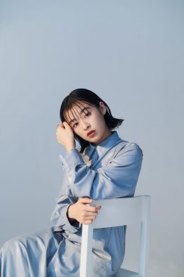 森七菜、新海誠監督が歌詞を手掛けた新曲「背伸び」の朗読映像を公開