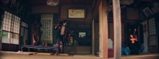 女王蜂、アヴちゃんと俳優・塩野瑛久が激しい格闘を繰り広げる「KING BITCH」MV公開 - 画像一覧（13/18）