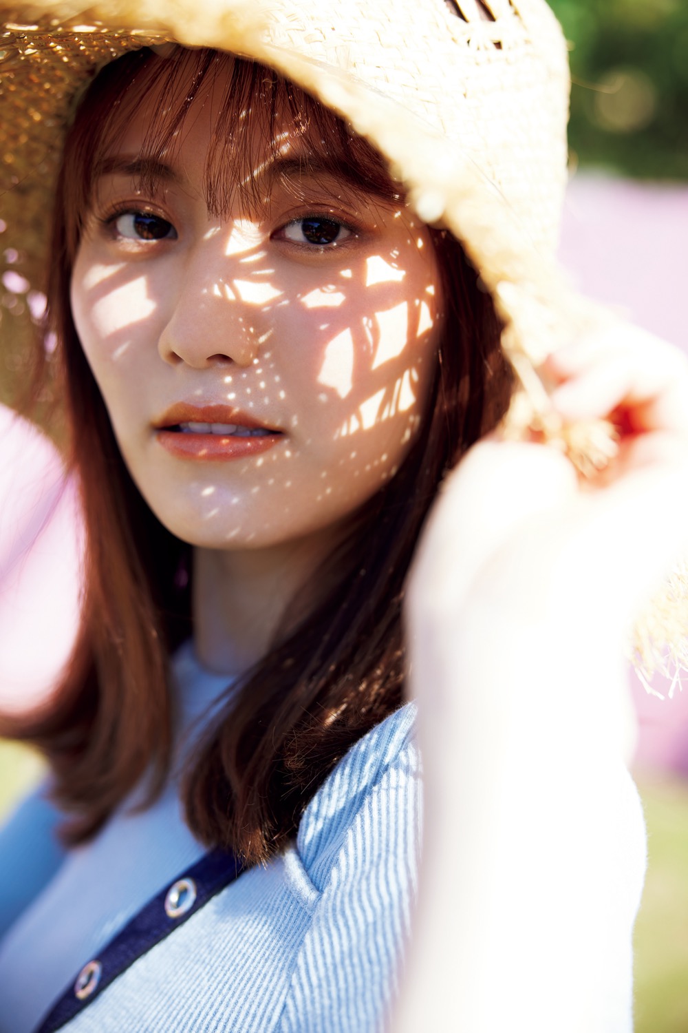 NGT48の“きれいなお姉さん”西潟茉莉奈、1st写真集より注目のランジェリーカット解禁 - 画像一覧（4/7）
