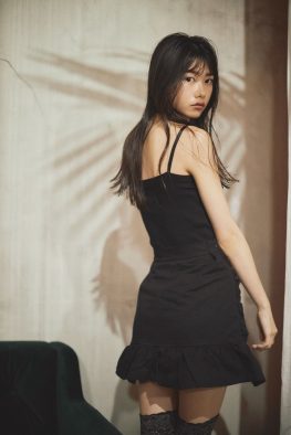 AKB48・千葉恵里、黒のキャミソール姿を披露！ 「いつも制服とかが多いので新鮮でした（笑）」