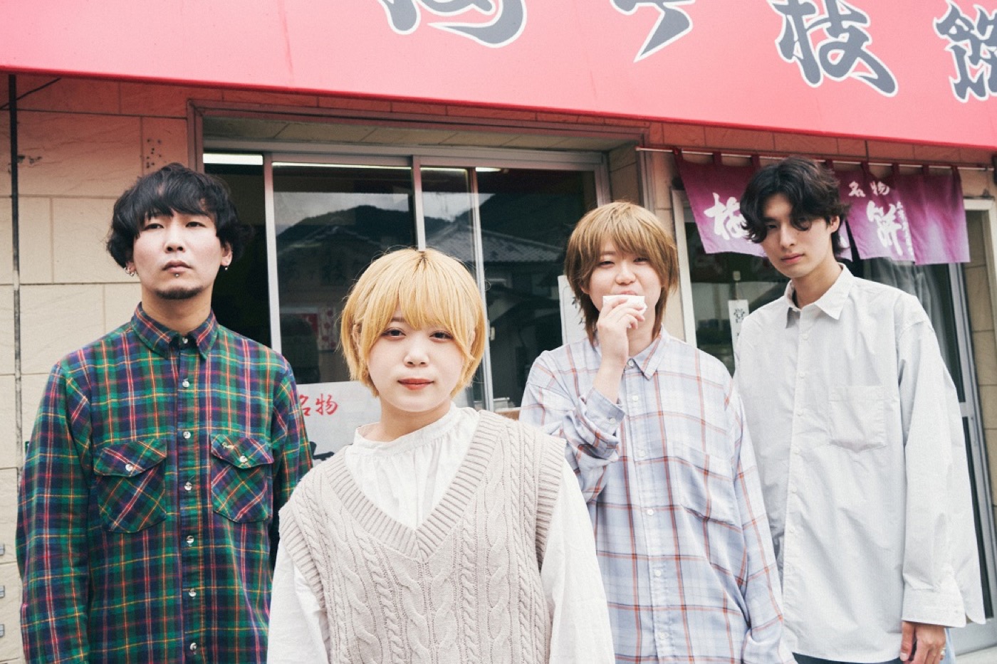 SNSやサブスクリプションで話題を呼ぶ福岡の4人組・クレナズム、1stアルバム『日々は季節をめくって』のリリースが決定