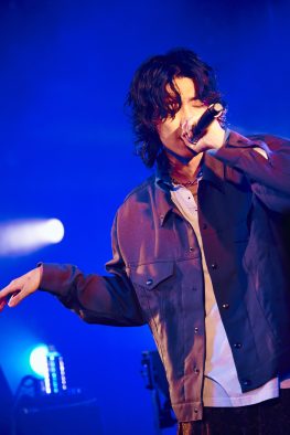 24歳のidom、23歳のクボタカイ、21歳のMyuk、20歳の八木海莉が、強烈な個性をぶつけ合った一夜