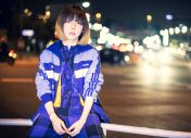 aiko、映画『もっと超越した所へ。』の主題歌「果てしない二人」のMVで演技に挑戦。そのメイキング映像を公開 - 画像一覧（1/1）