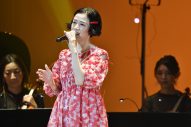原田知世、東京国際フォーラムで行われたデビュー40周年記念コンサートが大盛況 - 画像一覧（4/6）