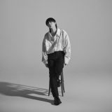 SKY-HI、アルバム『THE DEBUT』のジャケット写真＆収録内容を発表