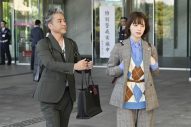 ムロツヨシ×平手友梨奈、ドラマ『うちの弁護士は手がかかる』より対照的なふたりの場面写真解禁 - 画像一覧（2/3）