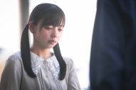 齊藤京子（日向坂46）演じる主人公・深愛の涙の意味とは!? ドラマ『泥濘（ぬかるみ）の食卓』第1話場面写真公開 - 画像一覧（1/5）