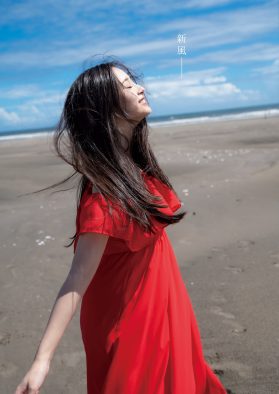 乃木坂46・井上和＆櫻坂46・的野美青『グラビアチャンピオン』収録カット公開