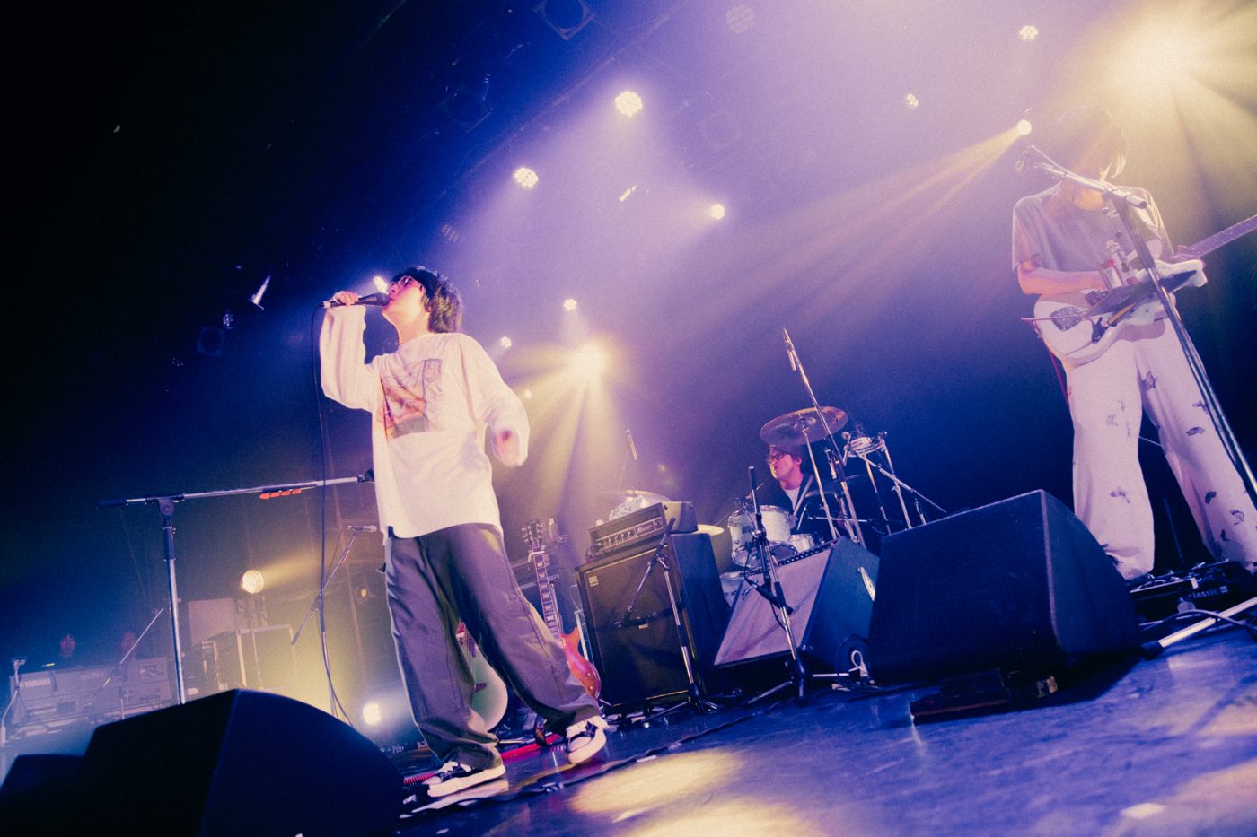 【SMA50th】クジラ夜の街×崎山蒼志の2マンツアー最終公演。独創的な音楽性が交差した刺激的なステージをレポート - 画像一覧（4/14）