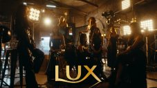 TWICE×LUXコラボSPムービー、メイキング、インタビュー映像公開！ツヤ髪TikTokチャレンジも - 画像一覧（1/7）