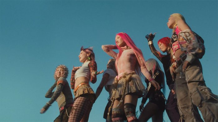 XG、m-flo「prism」をサンプリングした新曲「IYKYK」のMV公開！キーワードは「Mutated Sense」